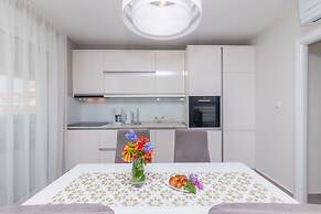 Apartments Dora