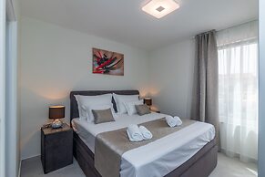 Apartments Dora