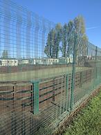 Caravan - Sleeps 6 - Parking, Pool, Facilities