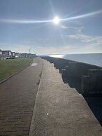 Caravan - Sleeps 6 - Parking, Pool, Facilities