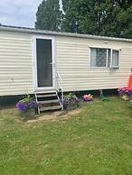 Caravan - Sleeps 6 - Parking, Pool, Facilities