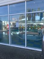 Caravan - Sleeps 6 - Parking, Pool, Facilities