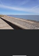 Caravan - Sleeps 6 - Parking, Pool, Facilities