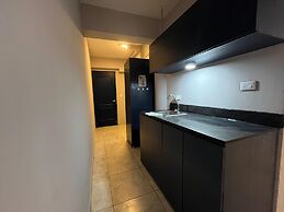 Spacious oceanfront loft # A1