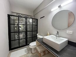 Spacious oceanfront loft # A1