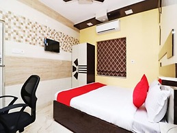 Goroomgo Sanjoy Guest House Ruby Tagore Park Kolkata