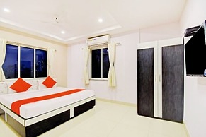 Goroomgo Royal Galaxy Newtown Kolkata