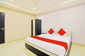 Goroomgo Royal Galaxy Newtown Kolkata