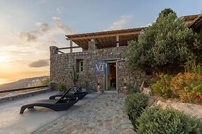 Villa Nirvana- Calm, Relaxing and no Wind!