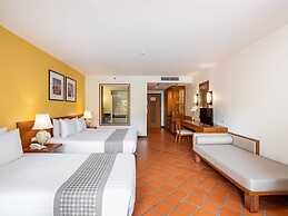 Naithonburi Beach Resort