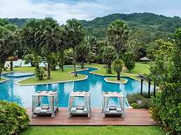 Naithonburi Beach Resort