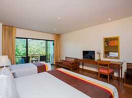 Naithonburi Beach Resort