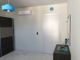 Sea View 2 Bed Apartment Close to Beach