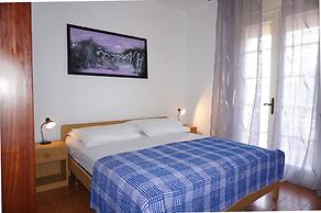 Spacious Villa With Private Garden and Pool