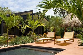 2 Favela Chic Tamarindo Bungalow Adults Only