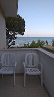 Room-quadruple Room for a Totally Relaxi