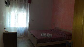 Room-quadruple Room for a Totally Relaxi