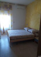 Room-spacious Triple Room a Stones Throw