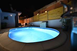 Villa Popandrock Sleeps 5 With Parking