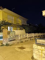 Villa Popandrock Sleeps 5 With Parking