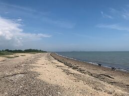 Caravan - Sleeps 6 - Patio, Parking