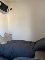 Caravan - Sleeps 6 - Patio, Parking