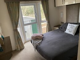 Caravan - Sleeps 6 - Patio, Parking