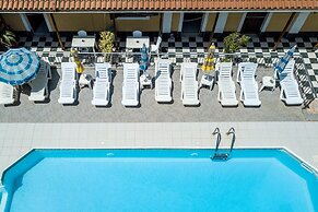 Roseclub Apartments