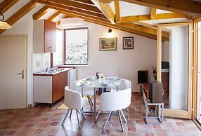 A2 - Studio With Balcony, Just 3 min to the Beach