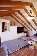 A2 - Studio With Balcony, Just 3 min to the Beach