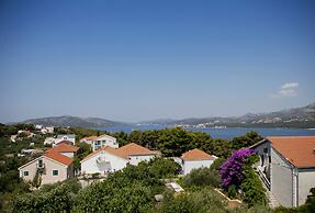 A2 - Studio With Balcony, Just 3 min to the Beach