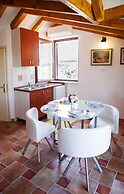 A2 - Studio With Balcony, Just 3 min to the Beach