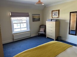 Seafront Sheringham 1 bed Apt Sleeps 4 - 1xdog