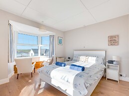Pinewood Flat 5
