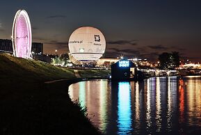 New Port Hotel