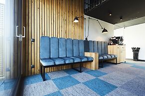 New Port Hotel