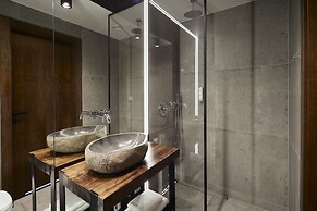 New Port Hotel