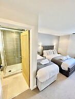 Apartment Twelve