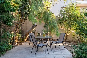 CHROMA Lodge Rafina