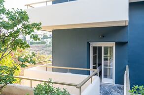 CHROMA Lodge Rafina