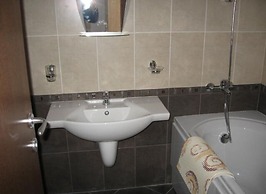 1 Bed - Sleeps 4 - Pets - Mountain Views