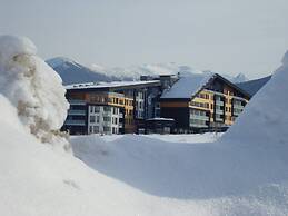 1 Bed - Sleeps 4 - Pets - Mountain Views