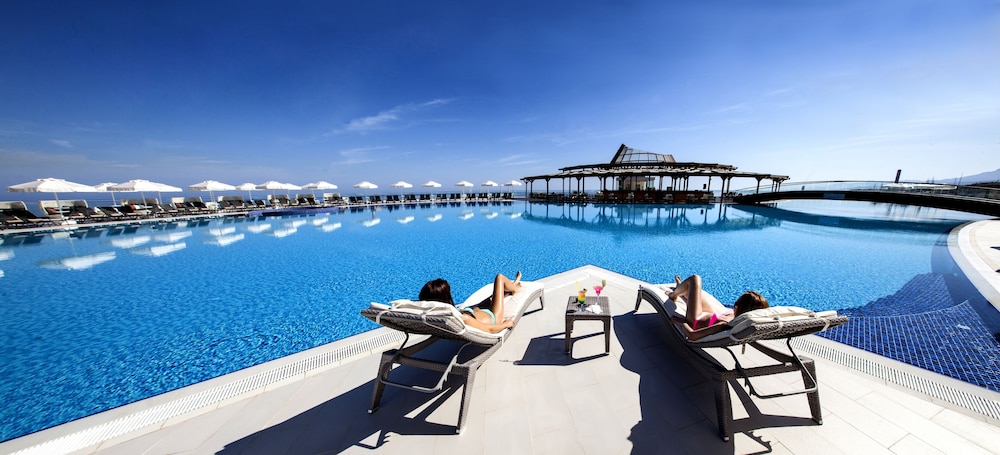 Elexus Hotel Resort & Spa & Casino