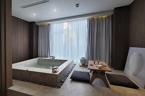 UH Suite The Myeongdong