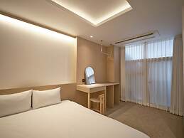 UH Suite The Myeongdong