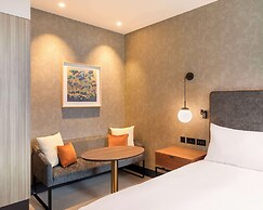Hilton Woking