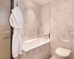 Hilton Woking