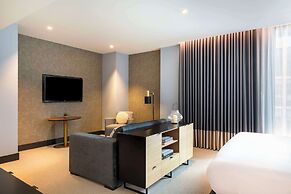 Hilton Woking