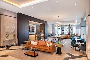 Hilton Woking