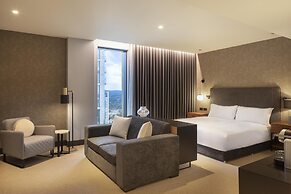 Hilton Woking